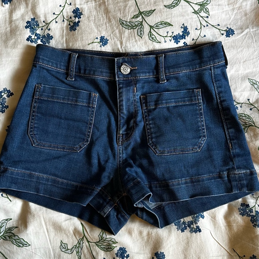 Express high waisted shorts size 6